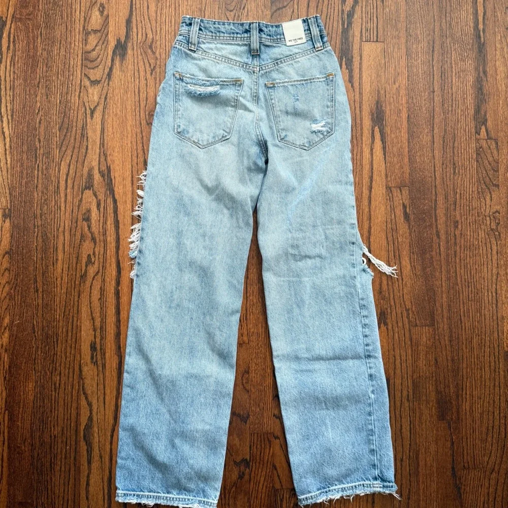 We The Free Ripped High Rise Straight Leg‎ Jeans Light Wash Distressed 24 Baggy